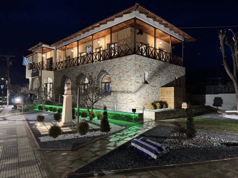 Ονοματοδοσία της κεντρικής πλατείας της Αδριανής στη μνήμη του Στυλιανού Κ. Σαμαρά