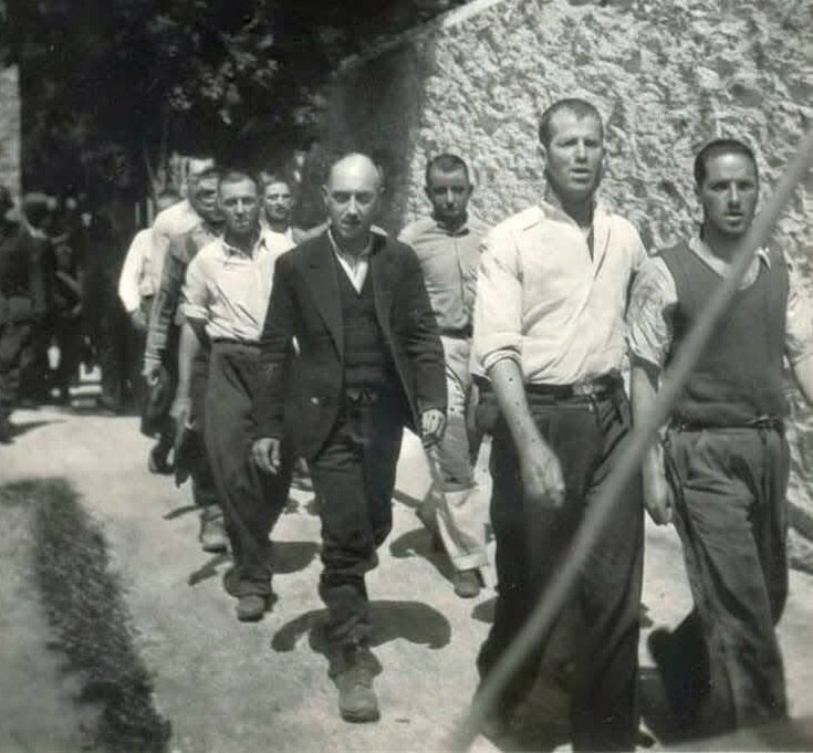 ΚΚΕ: Οι φωτογραφίες των 200 της Καισαριανής δείχνουν το ηθικό μεγαλείο των κομμουνιστών