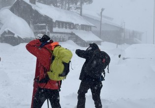 Καλιφόρνια: Αγνοούνται δέκα σκιέρ που παρασύρθηκαν από χιονοστιβάδα – Μεγάλη επιχείρηση έρευνας και διάσωσης
