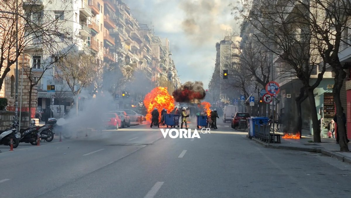 Μεγάλη συγκέντρωση για τα Τέμπη στη Θεσσαλονίκη – Επεισόδια κατά τη διάρκεια της πορείας