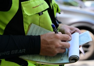 Έλεγχοι της Τροχαίας: Τα έγγραφα που πρέπει να έχει μαζί του ο οδηγός