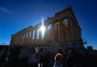 Τουρισμός: Πώς το ρεκόρ του 2025 καθόρισε την οικονομία
