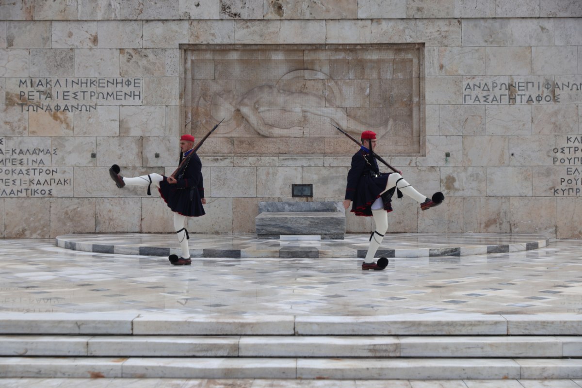 Δένδιας – Μενδώνη ανακοίνωσαν Μικτή Συμβουλευτική Επιτροπή για τον Άγνωστο Στρατιώτη