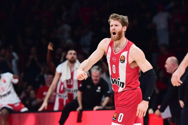 Ολυμπιακός: Το ταξίδι στην Κρήτη για το Final 8 και η στήριξη του κόσμου (vid)