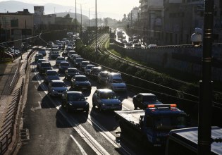 Στο «κόκκινο» οι δρόμοι της Αττικής – Σημαντικές καθυστερήσεις