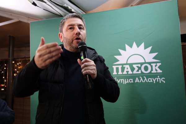 «Έτσι για την… αλλαγή»: Βίντεο Ανδρουλάκη στο Tik Tok για το κυκλοφοριακό στην Αττική