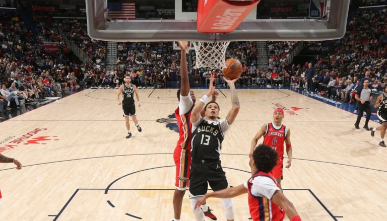 Πέλικανς – Μπακς 119-138: Πέρασαν από τη Νέα Ορλεάνη και συνεχίζουν το σερί (vids)