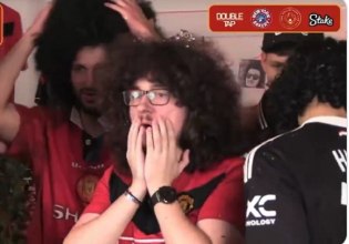 Οι επικές αντιδράσεις του οπαδού της Γιουνάιτεντ που περιμένει να κουρευτεί, στο 1-1 με την Γουέστ Χαμ (vids)