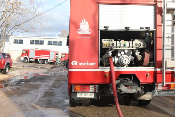 Στις φλόγες δύο ΙΧ στην Κηφισιά