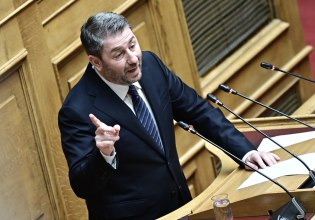 Δική του πρόταση για τη συνταγματική αναθεώρηση θα καταθέσει το ΠΑΣΟΚ – Υπερπλειοψηφίες στη δεύτερη Βουλή