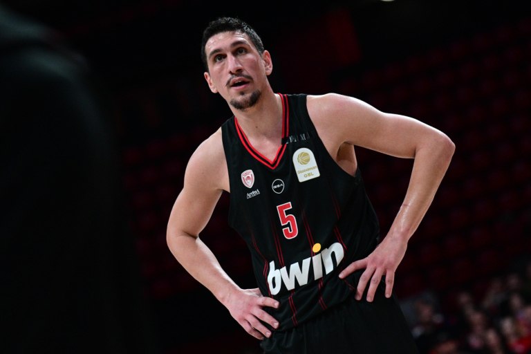 Ολυμπιακός: Τραυματίστηκε ο Λαρεντζάκης