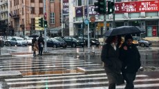 Καιρός: Βροχές σε όλη τη χώρα και αφρικανική σκόνη σε νότια και δυτικά – Πέφτει η θερμοκρασία