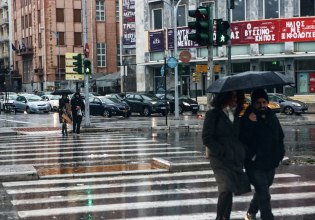 Καιρός: Βροχές σε όλη τη χώρα και αφρικανική σκόνη σε νότια και δυτικά – Πέφτει η θερμοκρασία