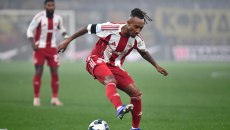 Το μήνυμα του Ζέλσον Μαρτίνς για την ανανέωση με τον Ολυμπιακό: «Χαίρομαι που μπορώ να συνεχίσω να βοηθάω» (vid)