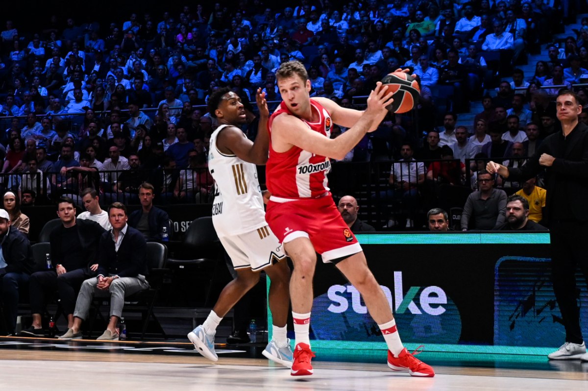 Ντουμπάι – Ολυμπιακός 108-98 (95-95 κ.δ): «Λύγισαν» στην παράταση οι Ερυθρόλευκοι