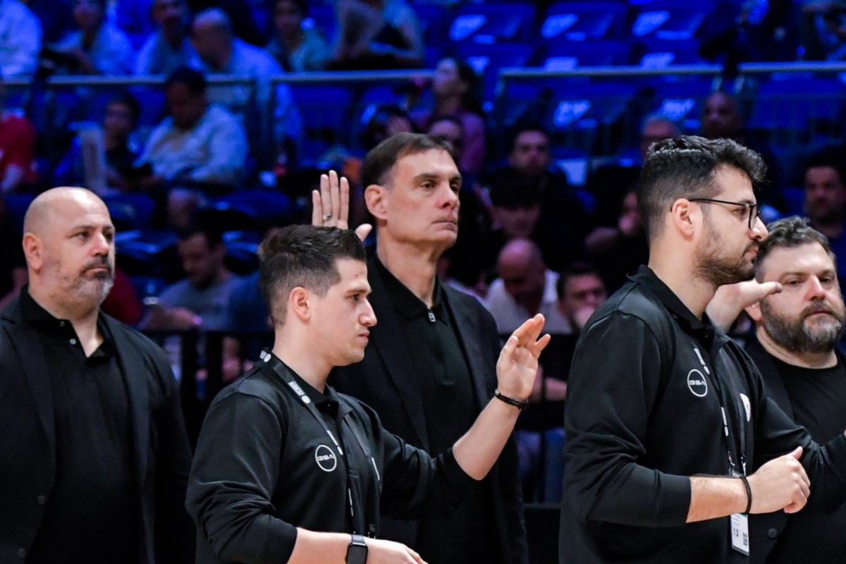 Επεισόδιο Μπαρτζώκα με οπαδό μετά το τέλος του παιχνιδιού με την Ντουμπάι (vid)