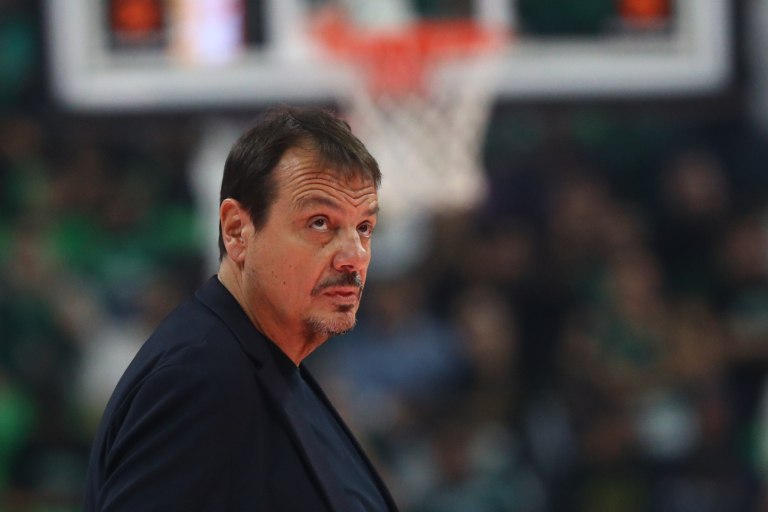 Αταμάν στους δημοσιογράφους έξω από τα αποδυτήρια: «Συνεχίστε να γράφετε…»