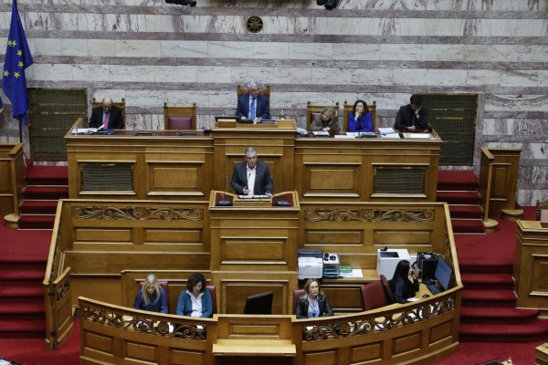 Βουλή: «Όχι» στην άρση ασυλίας Κουτσούμπα για τα οικονομικά του ΚΚΕ – «Ναι» στην άρση του Δημήτρη Μάντζου