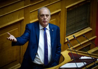 Απάνθρωπη δήλωση Βελόπουλου στη Βουλή για παράτυπους μετανάστες: Αλτ, Τις ει; και μπουμπουνάς!