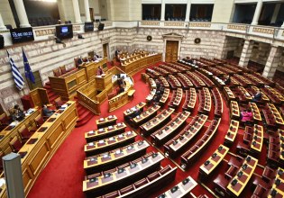 4+1 παράδοξα του πολιτικού σκηνικού