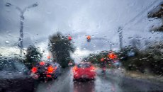 Με τι καιρό θα κάνουμε Τσικνοπέμπτη – Ποιες περιοχές θα δουν βροχές