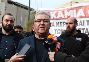Κουτσούμπας: Η ανθρώπινη ζωή είναι πάνω από τα κέρδη τους – «Παρών» στην απεργιακή συγκέντρωση στον Πειραιά