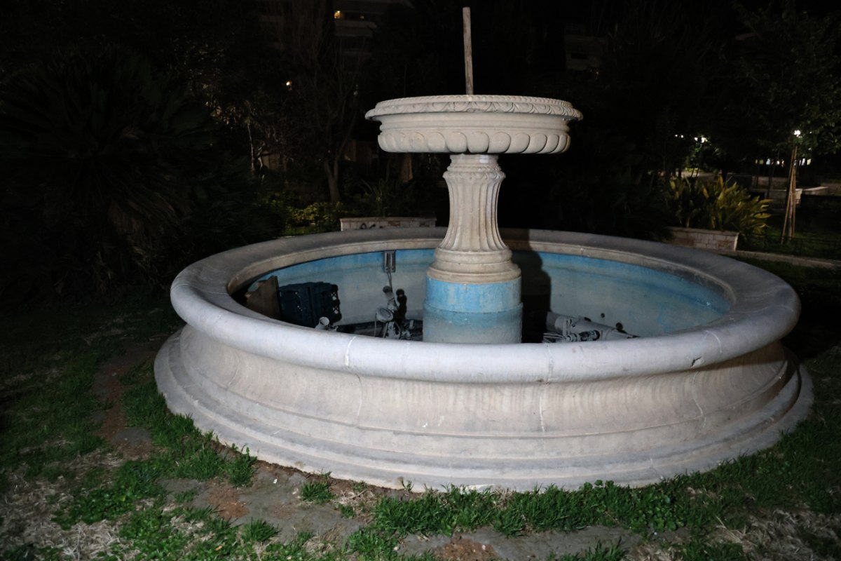 Καλλιθέα: Κοριτσάκι 2,5 ετών έπεσε σε σιντριβάνι – Κατάφεραν να το σώσουν οι γιατροί, νοσηλεύεται στη ΜΕΘ