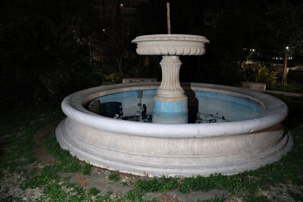 Καλλιθέα: Κοριτσάκι 2,5 ετών έπεσε σε σιντριβάνι – Κατάφεραν να το σώσουν οι γιατροί, νοσηλεύεται στη ΜΕΘ