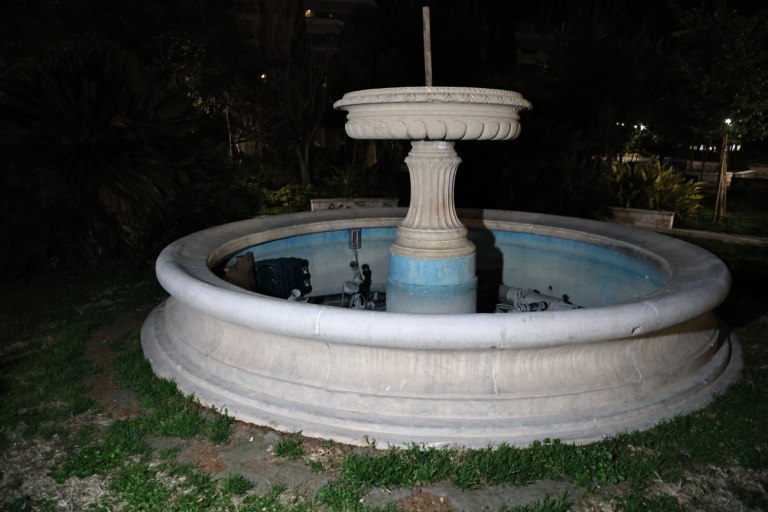 Καλλιθέα: Κοριτσάκι 2,5 ετών έπεσε σε σιντριβάνι - Κατάφεραν να το σώσουν οι γιατροί, νοσηλεύεται στη ΜΕΘ