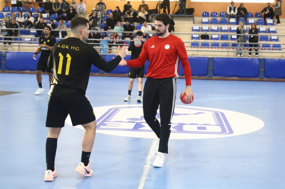 LIVE: Ολυμπιακός – ΑΕΚ