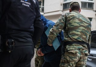 Προφυλακίστηκε ο σμήναρχος που κατηγορείται για κατασκοπεία – Δηλώνει ανακουφισμένος με τη σύλληψή του