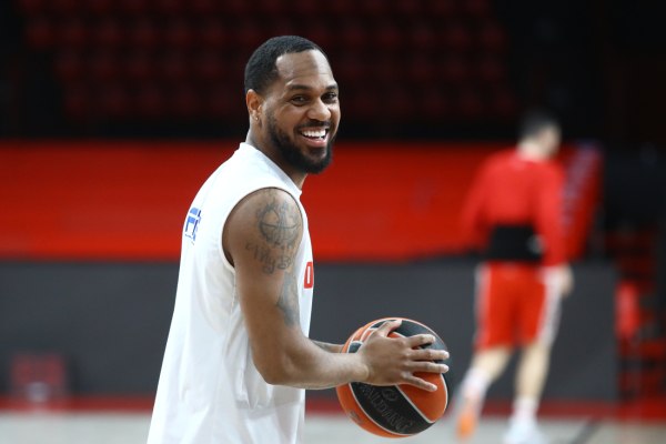 Με Μόρις και Χολ στον ημιτελικό με το Μαρούσι ο Ολυμπιακός