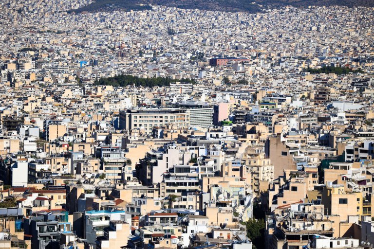 Ακίνητα: «Παράθυρο» για εκκρεμόττητες και ξεπάγωμα μεταβιβάσεων