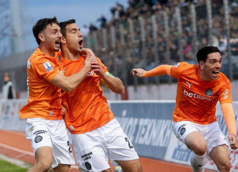 Λεβαδειακός – ΟΦΗ 0-1: Στον τελικό του Κυπέλλου οι Κρητικοί των 10 παικτών! (vids)