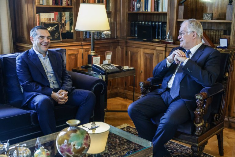 Ο κομματικός Τασούλας και ο υπερθεσμικός Τσίπρας