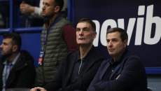 Οι οπαδοί του Ηρακλή σήκωσαν το πανό της χρονιάς στο ματς με τον Ολυμπιακό! (pics)