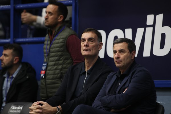 Οι οπαδοί του Ηρακλή σήκωσαν το πανό της χρονιάς στο ματς με τον Ολυμπιακό! (pics)