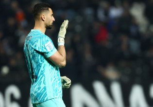 Ο Στρακόσα απέκρουσε πέναλτι του Γιακουμάκη (vid)