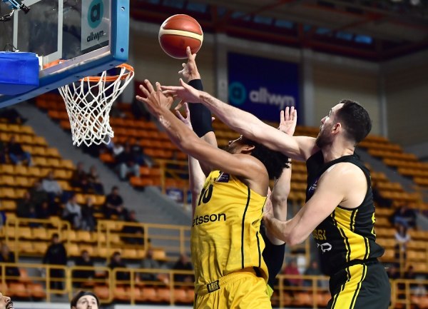 LIVE: Μαρούσι – Άρης