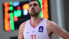 Ολυμπιακός: Έκπληξη από τον Μπαρτζώκα – Μιλουτίνοφ και Τζόουνς στην 12άδα