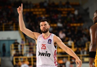 Η διευκρινιστική δήλωση του Πίτερς: «Η χρήση αυτοκόλλητων δεν αρέσει στους παίκτες»