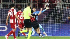 Φανταστικός Τζολάκης, κρατάει ανέπαφη την εστία του (vid)