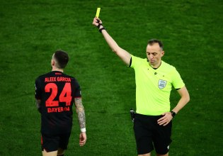 Καραπαπάς για Λεβερκούζεν: «Παράξενοι κανονισμοί…» (vids)