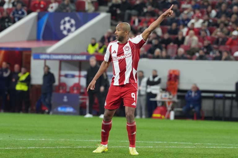 Ακυρώθηκε γκολ του Ελ Κααμπί, για οφσάιντ του Ταρέμι, μετά από εξέταση της φάσης από το VAR (vid)