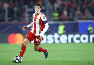 Πρόσωπο γεμάτο αίματα, 15 ράμματα, σπασμένο χέρι και… συνεχίζει!