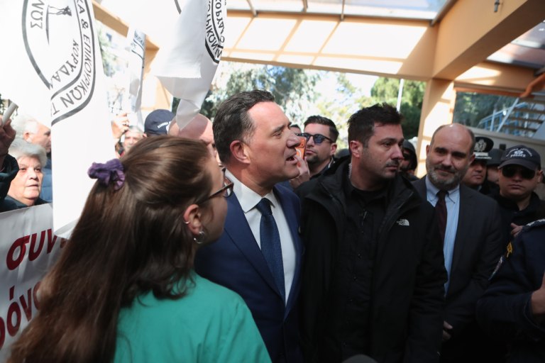 ΣΥΡΙΖΑ: Ο Γεωργιάδης λέει ψέματα με μεγαλύτερη ευκολία από ότι αναπνέει – Ακόμη να ζητήσει συγγνώμη;