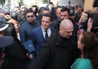Νέα Αριστερά: Όταν οι υγειονομικοί ζητούν ενίσχυση, η κυβέρνηση στέλνει ΜΑΤ και συλλαμβάνει γιατρούς