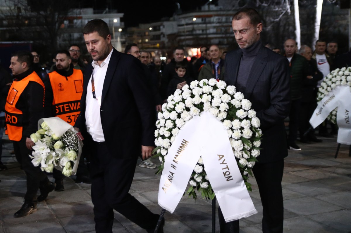 Συγκίνηση στην Τούμπα: Στεφάνια για τους αδικοχαμένους οπαδούς από ΠΑΟΚ, Θέλτα και UEFA (pics)