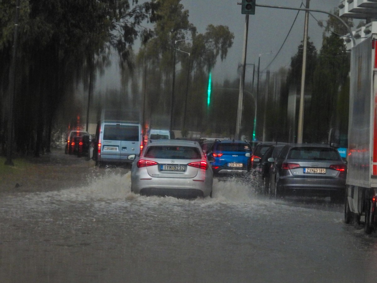 Πόσα εκατοστά βροχής μπορούν να παρασύρουν το αυτοκίνητό σου