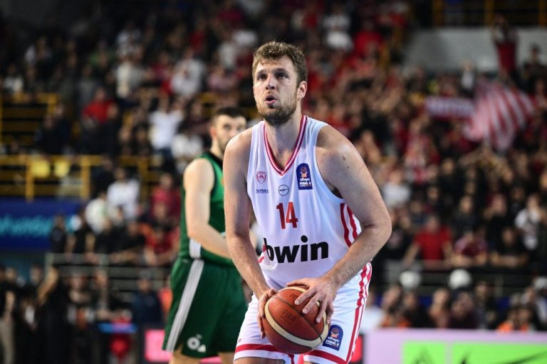 Αυτός είναι ο τραυματισμός που έχει ο Βεζένκοφ στη μέση